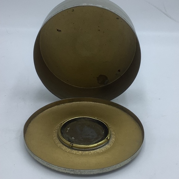 Vintage Sprague Round Metal Box with Country Scene Insert - Picture 5 of 6